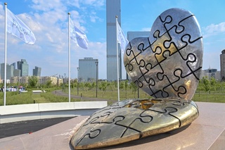 Нур-Султон шаҳрида “Олтин юрак” ёдгорлиги очилди