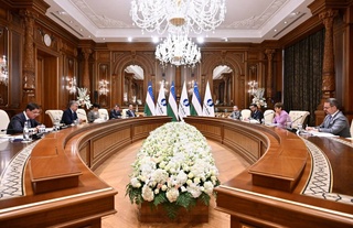 Президенти Ӯзбекистон ва роҳбари БАТР афзалиятҳои шарикии стратегиро муҳокима карданд