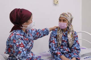 "Оғир аҳволда турганимда шифокорлар келиб, мушкулимизни осон қилишди"