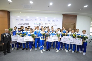 Jahon chempionatida sovrindor bo‘lgan sambochilarimizga pul mukofotlari topshirildi