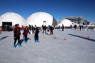 Бўстонлиқда муз майдони фойдаланишга топширилди