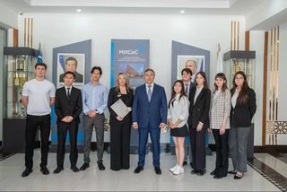 Бу катта ютуқ" — Фальков Ўзбекистондаги Россия ОТМларини юқори баҳолади