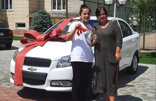 Жаҳон чемпиони бўлган боксчи қизимиз муносиб тақдирланди