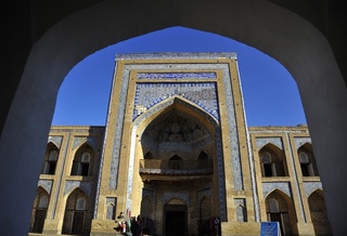 Афсонавий Хива бўйлаб...