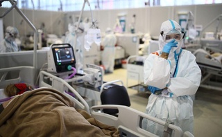 Dunyo koronavirus pandemiyasining yangi to'lqini boshlanishida turibdi