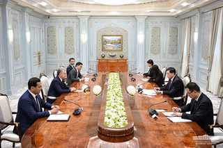 The President of Uzbekistan receives the Minister of Foreign Affairs of China