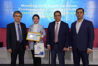 Дар Агентии рушди инноватсионӣ бо барандаи Ҷоизаи Нобел мулоқот баргузор гардид