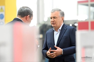 Президент маҳаллийлаштирилган маҳсулотларни кўздан кечирди