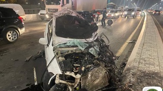 Chilonzorda “LACETTI” evakuator bilan toʻqnashdi