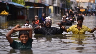 Ҳиндистонда сув тошқини туфайли ҳалок бўлганлар сони 12 нафарга етди