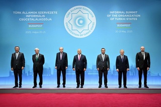 Президенти Ӯзбекистон самтҳои авлавиятноки рушди ҳамкории бисёрҷанба бо кишварҳои туркиро муайян кард