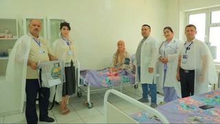 Shifokorlar qadrini ko'taradigan, bizdek bemorlarga g'amxo'rlik qiladigan Prezidentlikka munosib nomzodni tanlaganimdan xursandman