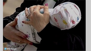 Гулистонда бугун ўз фарзандини 17.000 АҚШ долларига пуллаётган она қўлга олинди