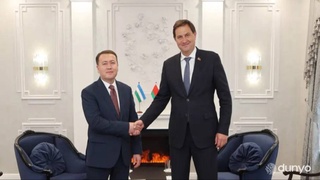 Новый посол Узбекистана вручил копии верительных грамот министру иностранных дел Беларуси