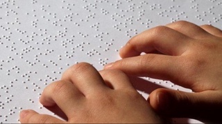 Ўзбекистонга 10 дона брайл алифбосида чоп этилган Қуръони Карим тафсири тақдим этилди