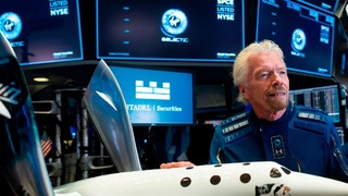 Британиялик миллиардер ўзининг шахсий ракетасида космосга учади