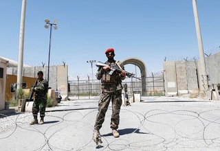 Pokiston Afg‘onistondagi Bagram aviabazasiga hujum qildi