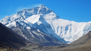 Хитой тадқиқотчилари Жомолунгма чўққисига чиқишди