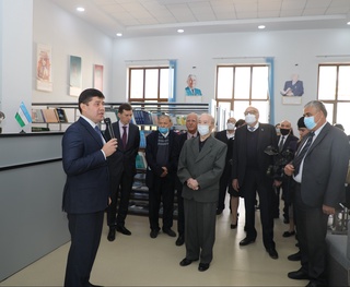 Ўзбек ва озар халқининг севимли шоири