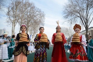В яркий праздник дружбы народов превратилась встреча казахской делегации в кишлаке «Эшонобод»