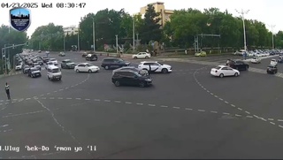 Toshkentda “Tracker” haydovchisi chorrahani tartibga solayotgan inspektorni urib yubordi
