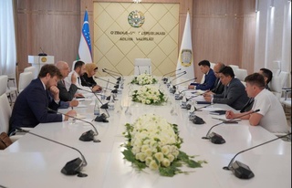 Әділет министрлігінде Ұлыбритания парламенті Лордтар палатасының мүшесі Александр Карлайлмен кездесу өтті