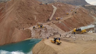 Дар дарёи Пскоми вилояти Тошканд дар доираи лоиҳаи сохтмони НБО-и Пском сохтмони сарбанди нав оғоз шуд.