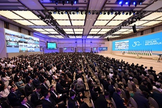 Oliygohlar oʻrtasida har yili “Eng yaxshi kreativ gʻoya” tanlovi oʻtkazilib, gʻoliblarga 300 million soʻmgacha grant beriladi