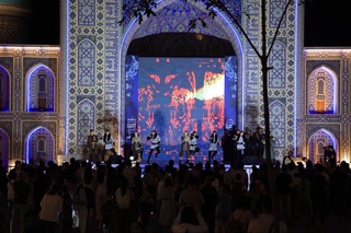 «Дўстлик концерти»: Қозоғистон Мудофаа вазирлиги ансамбли Ўзбекистон шаҳарларида ўз чиқишларини намойиш этмоқда