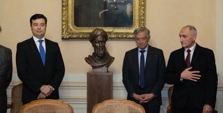 В медицинской академии Франции установлен бюст Абу Али ибн Сино