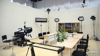 Яркий экран зеркало эпохи