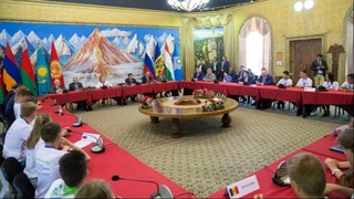 На молодежный форум на побережье озера Иссык-Куль приедут школьники из Узбекистана