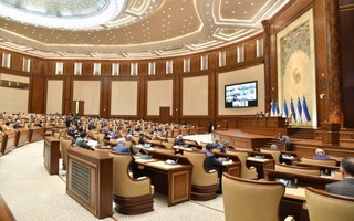 Двадцать пятое пленарное заседание Сената Олий Мажлиса Республики Узбекистан начало свою работу