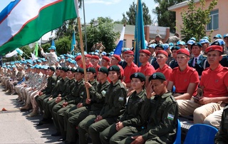 Узбекистанцы участвуют в Международном военно-патриотическом сборе молодежи в Алматы