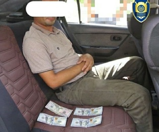 Фуқаронинг уй-жой қуриши учун мўлжалланган ер майдони ҳужжатларини тайёрлаб беришни ваъда қилган фирибгар ушланди