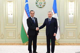 Hero of Uzbekistan Zayniddin Nizamkhojayev is awarded an honorary title