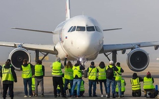 Смотровые площадки и регулярные споттинг-туры: в Узбекистане узаконили авиаспоттинг