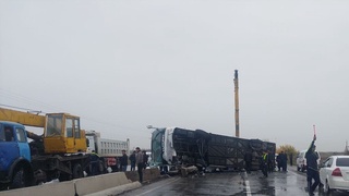 Самарқандда йўловчи автобуси ЙТҲга учради