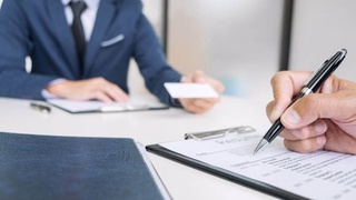 Ходимларнинг меҳнат ҳуқуқлари тикланди