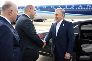 Өзбекстан басшысының Әзірбайжанға жұмыс сапары аяқталды