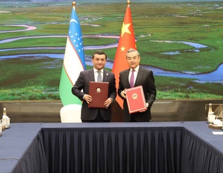 Ӯзбекистон ва Чин созишнома дар бораи тартиби бераводидро ба муҳлати 30 рӯз имзо карданд