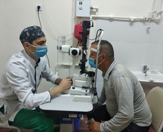 Yurt mehridan mamnun odamlar