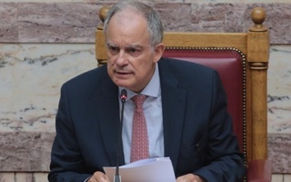 Парлумони Юнон Костас Тасуласро президенти кишвар интихоб кард