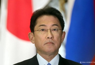 Yaponiya Bosh vaziri Kim Chen In bilan sammit o'tkazish niyatida ekanini ma'lum qildi