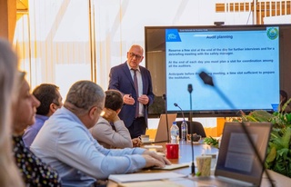 Франциялик мутахассислар «Ўзавиация»да дарс берди