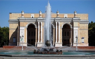 Тоҷикистон ҳамкориҳои дуҷонибаро бо Театри калони ба номи Алишер Навоии Ӯзбекистон густариш медиҳад