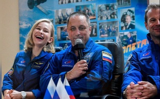 Россия коинотдаги илк фильмни тасвирга олиш учун  “Союз МС-19” космик кемасини фазога учирди