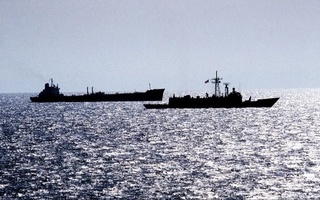 Ҳормуз бўғозидаги вазият беш ҳафта давом этса, нефть нархи бир баррелига 100 долларга етади – мутахассис