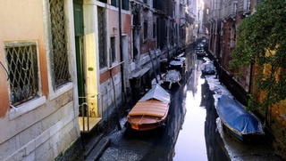Венеция каналлари қуриб қолди