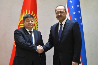 Узбекистан и Кыргызстан договорились довести в текущем году объемы взаимного товарооборота до 2 млрд долларов